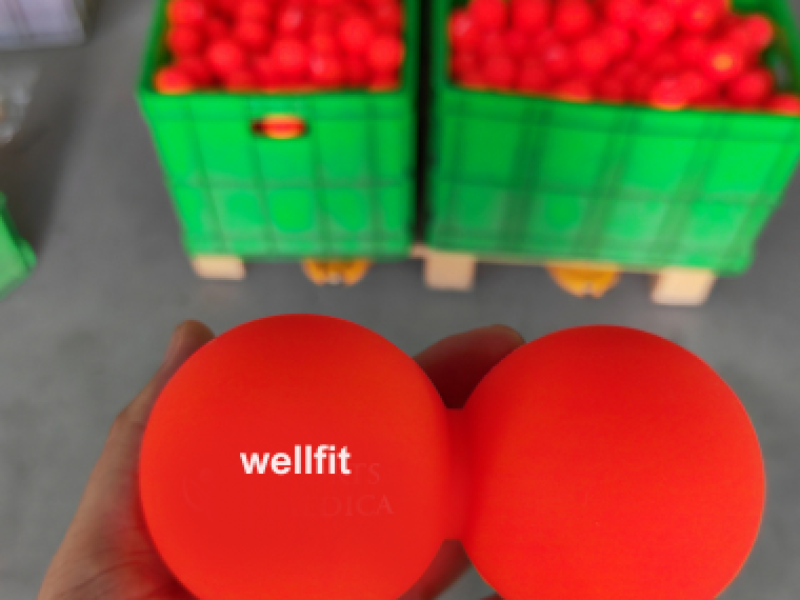 Custom muscle recovery balls in bulk packaging
